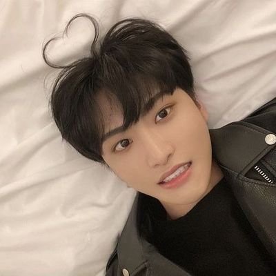 ↳ 𝐽'𝑎𝑖𝑚𝑒 𝑗𝑢𝑠𝑡𝑒 𝑝𝑎𝑟𝑡𝑎𝑔𝑒𝑟 𝑚𝑒𝑠 𝑝ℎ𝑜𝑡𝑜𝑠.
