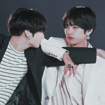 If ur bias is Jungkook , summer will be hotter for u😏🐰🌿
@BTS_twt