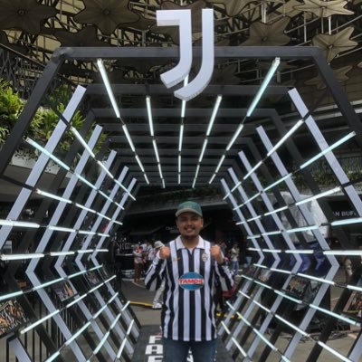 rifkykfa's profile picture. mendapatkan gelar bapak muda di usia tidak muda ; separuh burung bango separuh zebra