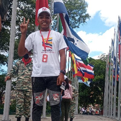 Luchador Social de la Patria que siempre busca de Hacer irreversible la Revolución Bolivariana. Seguiremos Trabajando!