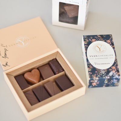 Mimimochocolate's profile picture. ♖ ボンボンショコラに魅了されたOL🍫 | プラリネの虜| パティスリーやカフェにもよく行きます|チョコレート情報収集のためアカウント作成♖