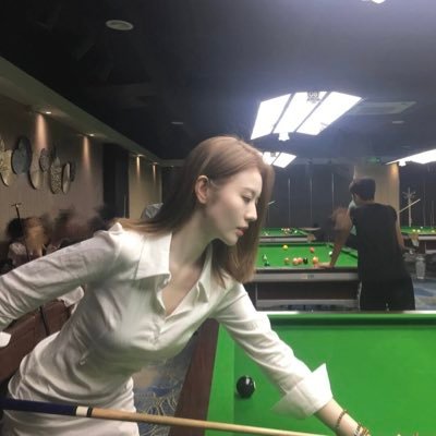 Adelaid79341750's profile picture. 未曾清贫难做人，不经打击永天真。成熟不过是善于隐藏，沧桑不过是无泪有伤。一个极度反差 卖服装女孩 有原味 喜欢我的多多关注