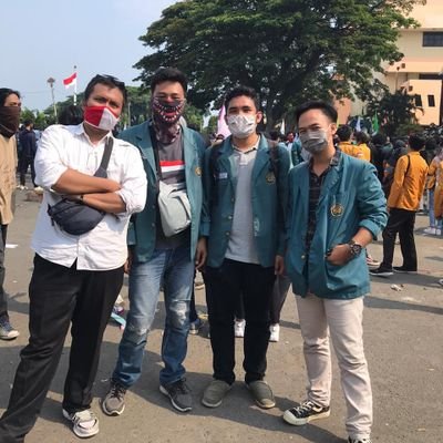 Penikmat Kreativitas tanpa marah-marah. Tweet jangan di baperin ya. Gua ngetik pake jari bukan pake hati | @BSS_Lampung l @ManUtd_ID