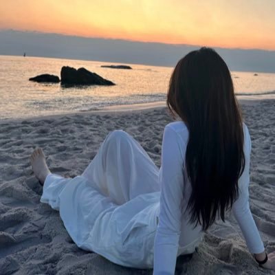 Aa85700's profile picture. 已婚女，爱好美，90后，只是翻墙看国外的事物，素质交友🇨🇳🇨🇳🇨🇳