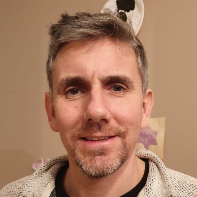 Tall dark (well, dark grey) geeky linuxy social media lurker.
Ukulele botherer in @KaraUke
#brentfordfc fan since League 1.
Tweets mine and mine alone
