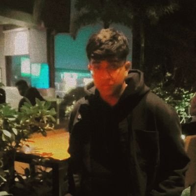 anmol_jivani's profile picture. student | love food | art | money |songs|