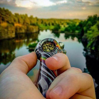 DM us your pictures and we’ll post them anonymously @StonerPrint_ @StonerShot @StonerIcon_ *Parody account* Nothing is for sale! https://t.co/r1nYLsKMWT https://t.co/e60jBbOt2f