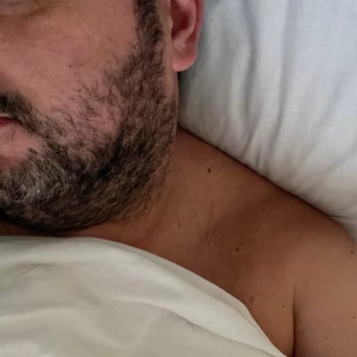 UK male with your average body. Eat well and work full time. Promoting my https://t.co/s1BomiOXU4 real men like cuddles.