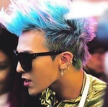 YoungR_Richest's profile picture. Life is too short.
so,be rich! 🔥🎉🌌