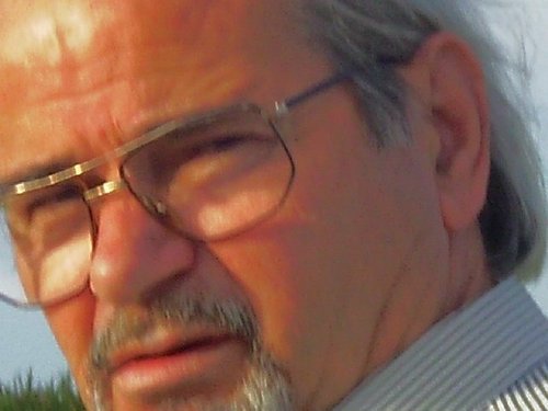 KujtimAgalliu's profile picture. E free writer...