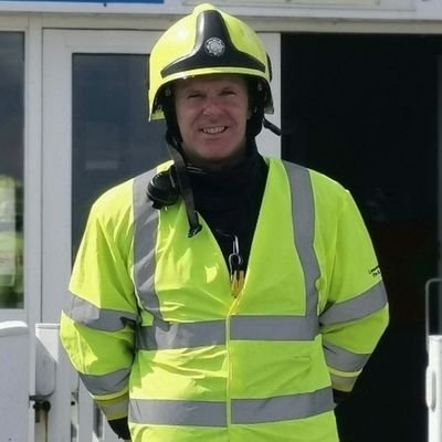 Former NH jockey & now a Firefighter with Limerick Fire & Rescue,I'm a Dad to 4 super kids.Big sports fan especially horse racing,soccer,Gaa & love music🐎⚽🎵