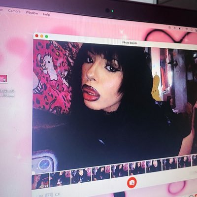 p1ss0nyourgrave's profile picture. 