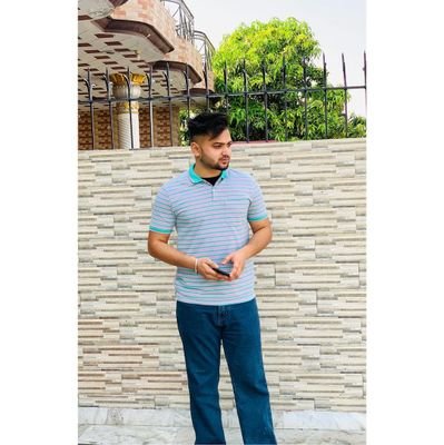 Raviuppal001's profile picture. 