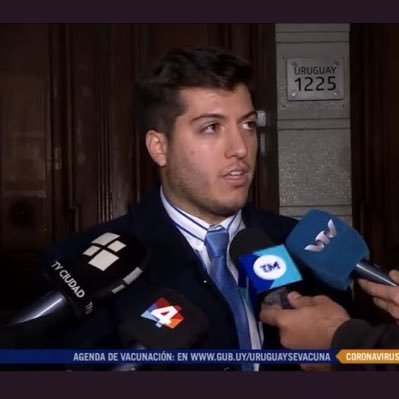 🇺🇾 Abogado. Magíster en Derecho Penal por la Universidad Austral 🇦🇷. Bolso luego existo.