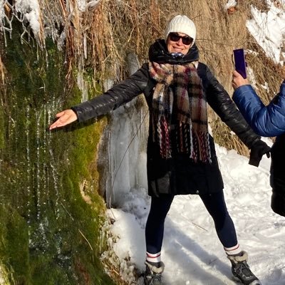 Ivylapuce's profile picture. Le cœur n’a pas d’âge et en moi, un enfant sommeil…naturelle, pure et franche !!! Sans oublier éveillée!  🇨🇦