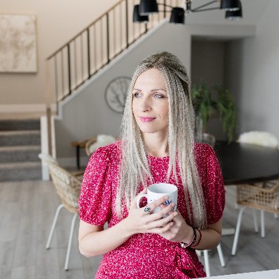 LinasArt_ca's profile picture. ✨ ɪɴ ʟᴏᴠᴇ ᴡɪᴛʜ ᴛʜᴇ ᴡᴏʀʟᴅ ✨