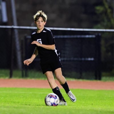 BernardFavret's profile picture. Class of 27’ | Footballer⚽️ | St. Stanislaus | Winger | 3.50 GPA | 5’10 140 lbs | Email: Bennettfavret@gmail.com