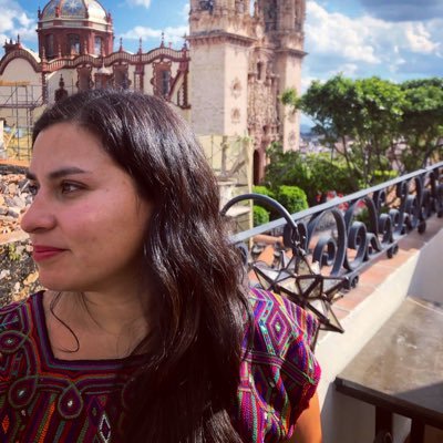 Soñadora infinita de origen duranguense y tepoztiza por elección. Comprometida con la justicia social y la defensa y cuidado de la vida en todas sus formas.