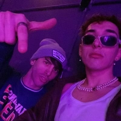 CamiLorente1418's profile picture. Camila
15 años
Hago canto y piano
y soy fan de Rob y Pedro