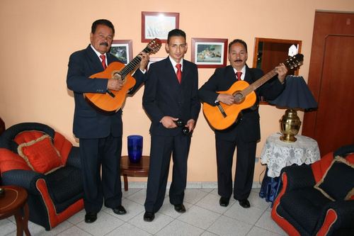 AGRUPACIÓN MUSICAL !! TRIÓ LOS EFECTIVOS!!
HACEMOS DE SUS SENTIMIENTOS LA MEJOR NOTA MUSICAL
AMENIZAMOS EVENTOS MUSICALES DENTRO Y FUERA DEL PAÍS.