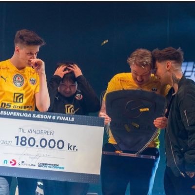 🇩🇰 | FIFA Player eSuperligadk Season 6 champion🏆|Qualified for fifa 21 playoffs| |Contact:danielkk586@gmail.com