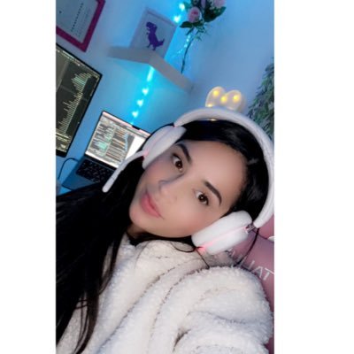 __karlamora__'s profile picture. •Mom 👦🏻👦🏻 / Front&&Coffee Developer 👩🏻‍💻💕