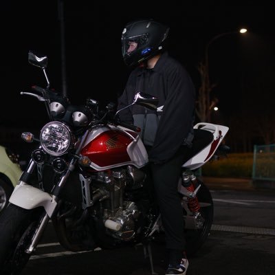 Row60479447's profile picture. 神奈川県のバイク乗り！バリオス→シャドウ→Ninja400→CB1300SFと乗り継いできました。大型二輪免許も持ってます！バイク関連の方、無言フォローお待ちしてます