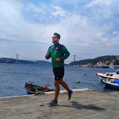 kendince yaşayan efsane    |    
yaşasın menfaatsiz 'sadece sakaryasporluluk' bilinci