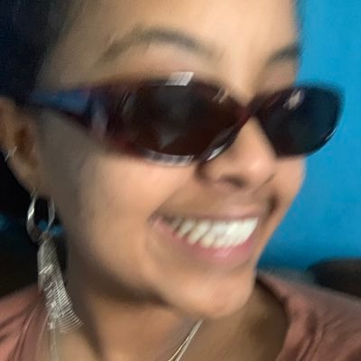 yachilij_'s profile picture. we live we learn we die