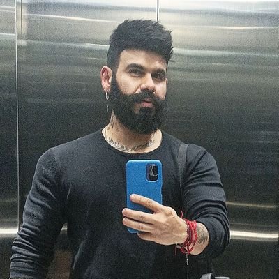 desparpajado's profile picture. Hijo de la TV, adoptado por la dos punto y pico. Comunicación + Mercadeo + Digital + Moda + Música + Cine + Pop Art + Barba + Tattoo