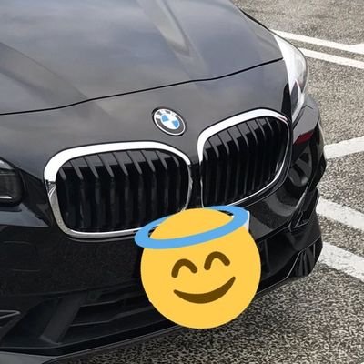 ギター、麻雀、ラジオ、車が趣味です。愛車はBMW218d。最近は演奏できるバーの神田音STAGEさんと健康麻雀店ベルバードさんにたまに出没してます(両方とも最高の店です)。