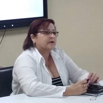 Médico, especialista en Higiene y Epidemiología. Directora del Instituto de Medicina Tropical 