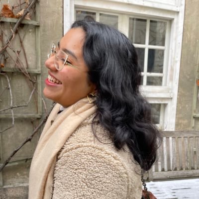 Ecotheology and Ecofeminism. PhD candidate at @usal @english_usal. You may find me reading children’s literature or buying flowers.