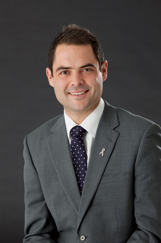 Director & Senior Auctioneer, Buxton Real Estate St Kilda. Winner of the 2011 REIV Senior
Auctioneers Competition