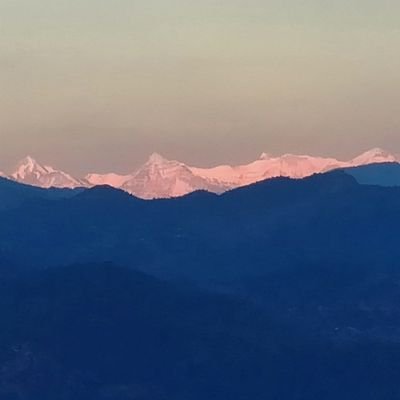 suresh2_gharti's profile picture. “समन्ध साझायातायात जस्तो भएकोछ को कहाँ कतीभेला चढ्छ कतिभेला उत्रिन्छ थाहाँनै भएन,अबत विगतका तिता मिठा क्षणहरु संगाल्दै बर्तमानअङ्गाल्दै छु”