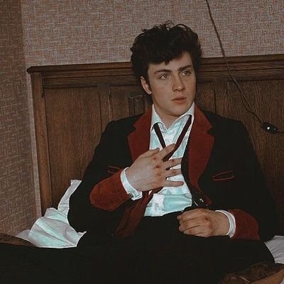 alexa_tomlins's profile picture. 