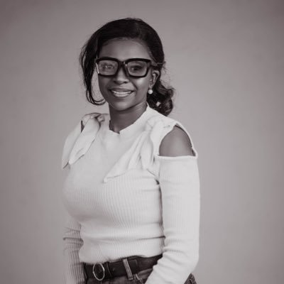 A Wife/Economist/Educationist/Entrepreneur/TeachforNigeria Alumna/Lover of God/baker/foodie