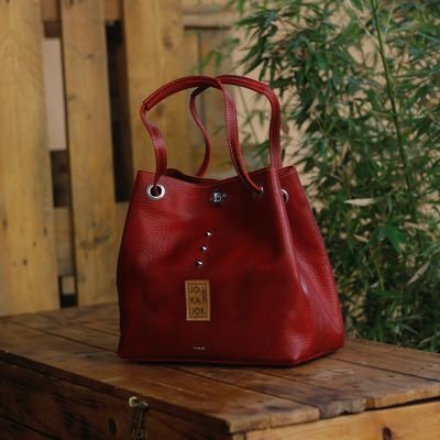 We have nothing more than simple, stylish, well thought out 100% pure leather bags with a touch of Heritage and Culture. @TeddJosiah