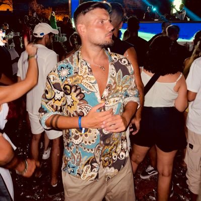 007pietro's profile picture. Amante di ció che e fuori dagli schemi.