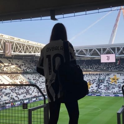 più di una squadra, più di due colori / @juventus first supporter of nicoló fagioli 🫶🏻