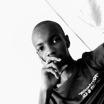 Python | Django | ML | Flutter dev 👨🏾‍💻 
Artist | Chelsea FC fan | Supercar fan | Chess player ♟️
ex-GDSC lead @DscRongo | @DscRongo Crowdsource Influencer