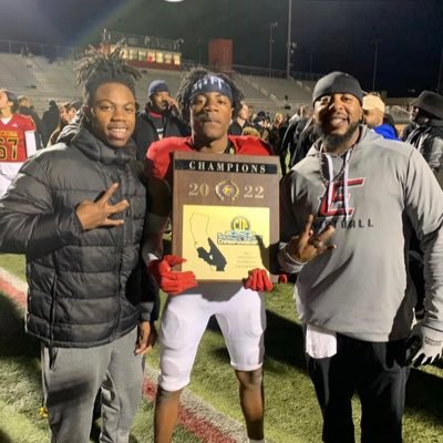 Father,Mentor and Coach..CIF🏆Etiwanda H.S Varsity Running Backs Coach/Inspired By The Gift Mentoring/#TheGift💫 #TheW🌴#BreedUp #QBCalvary #Platinum