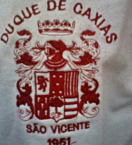Esse twitter, é para todos que estudam no Duque de Caxias, todos que seguirem, agente segue devolta!, donas: