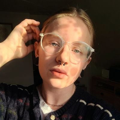 24. nonbinary. he/him. pansexual pretty boy making amateur porn. hot vids and gifs by @TheRiverGray ✨️ 18+ (put your age in your bio before following)