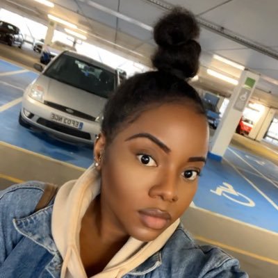 shecooks_'s profile picture. PhD student (Innovation & Entrepreneurship) - Researcher - Chef - @paulinewalks on IG - always learning - #decolonisethecurriculum & stuff 🍃