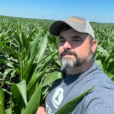 Iowa farmer, host of The Manure Spreader Podcast. Integra seed dealer.