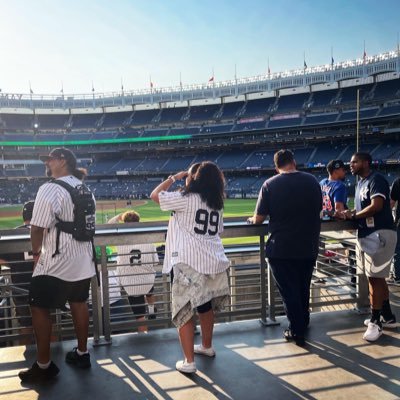 29 | 01/02/18 💚| Huge fan of the New York Yankees ⚾️ | Station 19 & Grey’s super fan 🚒🥼👩🏼‍🚒🩺| Jonas Brother OG fan | Earth Child 🌎 | Proud fur-mommy 🐱