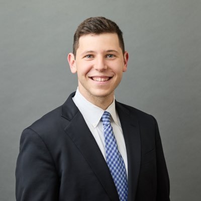 PGY-1 at @YaleOph | MD @IcahnMountSinai '22 | interests: eyes, New Haven pizza, music, all the cats