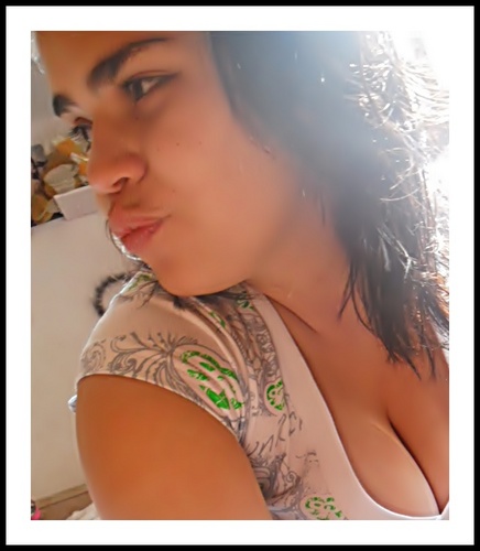 18 anos , Sou Corinthians , sou chocolatar, to no 3 ª do Ensino médio. 

• Complicαdinhα porém muiitoo perfeitleiinhα, Bαrbie αmαdα&invejαdα*