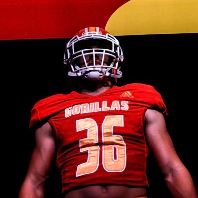 @GorillasFB 🦍🦍🏈 | ILB | 6'3 | 220 | 10.86 100m |